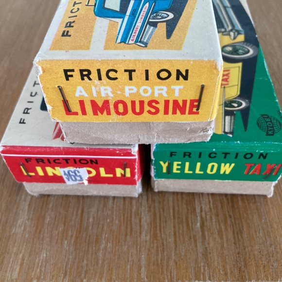 3 Vintage tin friction toy cars in their boxes - Picture 9 of 11